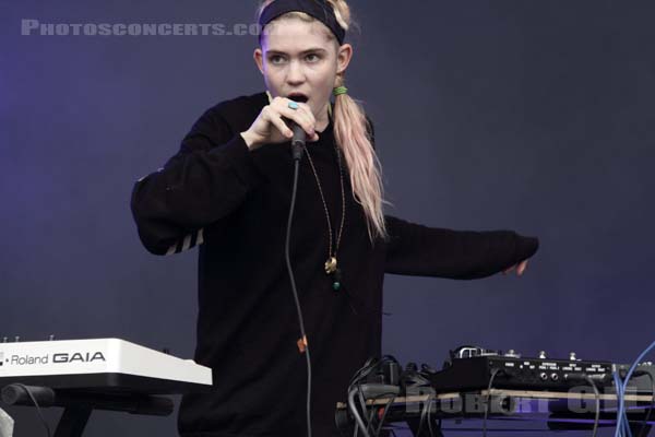 GRIMES - 2012-08-24 - SAINT CLOUD - Domaine National - Scene Pression Live - 